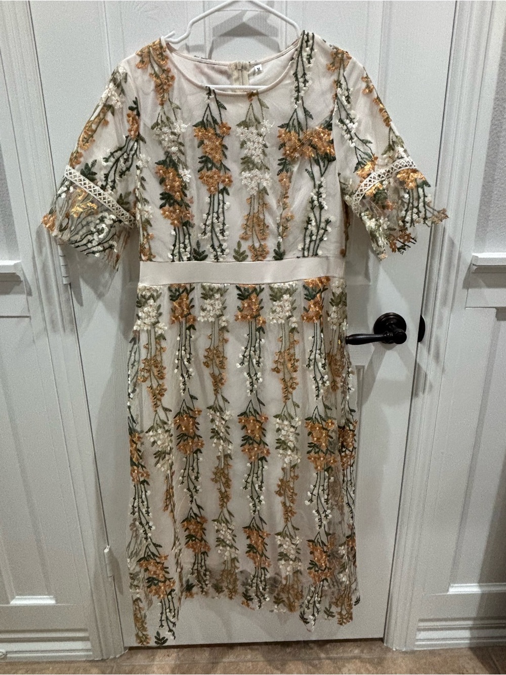 Women’s Embroidered Floral Midi Dress in Cream and Gold (med)
